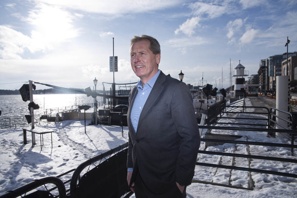 Ivar Ødegaard på Aker Brygge i Oslo, fotografert for Finansfokus